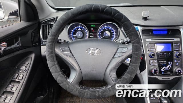 Hyundai YF Sonata LPI Premier(для людей с инвалидностью), 2010 15