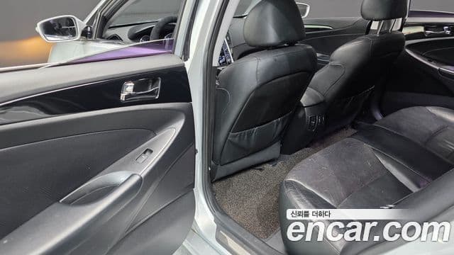 Hyundai YF Sonata LPI Premier(для людей с инвалидностью), 2010 19