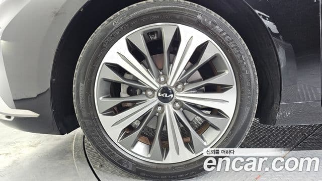 Kia K8 гибрид Signature, 2022 все фото