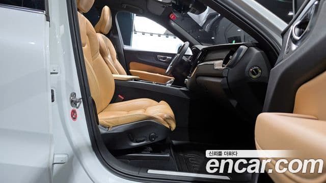 Volvo XC60 2세대 B5 Inscription, 2022 11