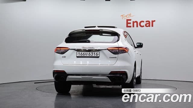 Maserati Levante 3.8 GTS AWD, 2020 4