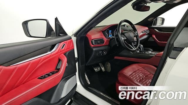 Maserati Levante 3.8 GTS AWD, 2020 11