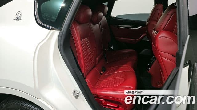 Maserati Levante 3.8 GTS AWD, 2020 12