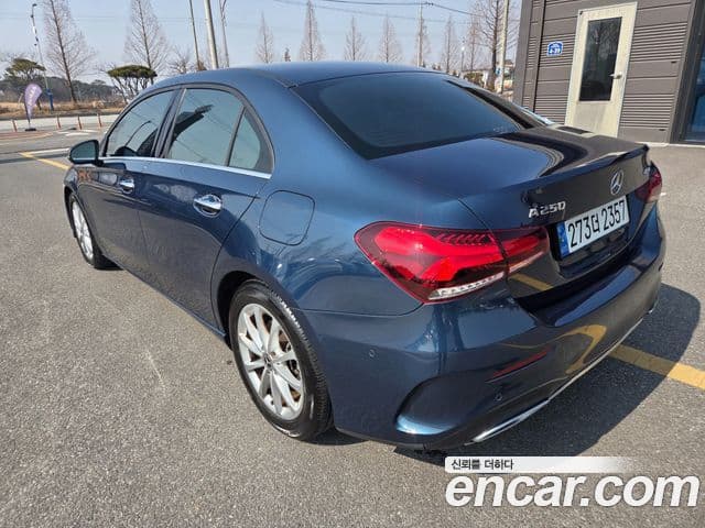 Mercedes-Benz A-класс W177 A220 седан, 2020 6