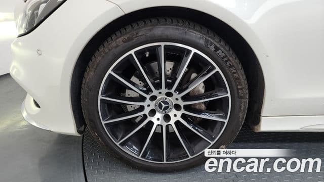 Mercedes-Benz CLS-класс W218 AMG Line, 2017 все фото