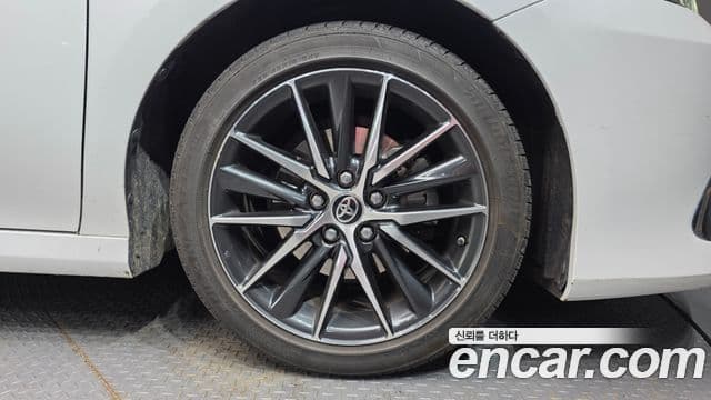 Toyota 캠리 (XV70) 2.5 XLE гибрид, 2024 все фото