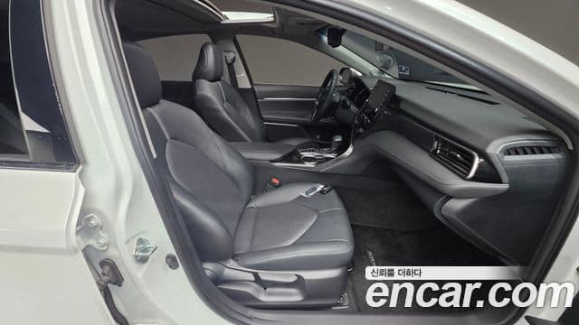 Toyota 캠리 (XV70) 2.5 XLE гибрид, 2024 10