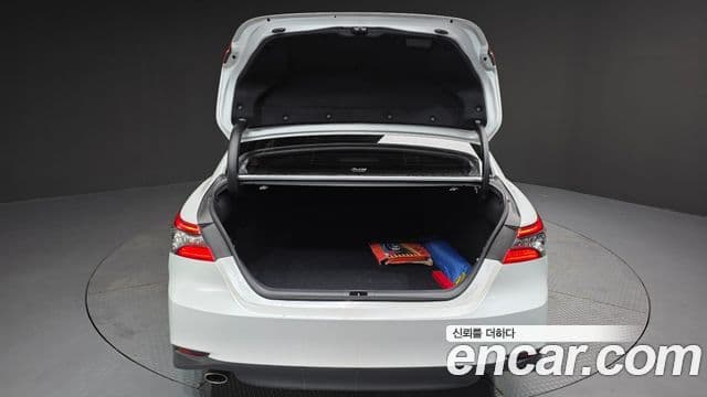 Toyota 캠리 (XV70) 2.5 XLE гибрид, 2024 20