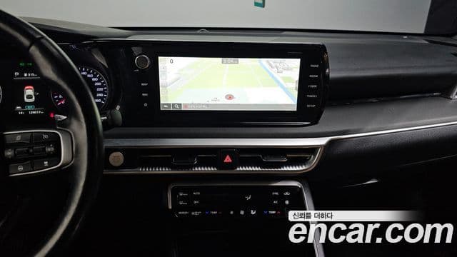 Kia K5 гибрид 3세대 Prestige, 2023 14