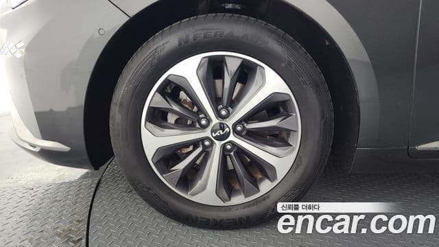 Kia K8 гибрид Noblesse, 2022 все фото