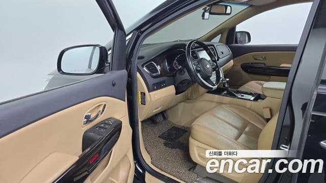 Kia The / новый New Carnival Noblesse, 2019 10