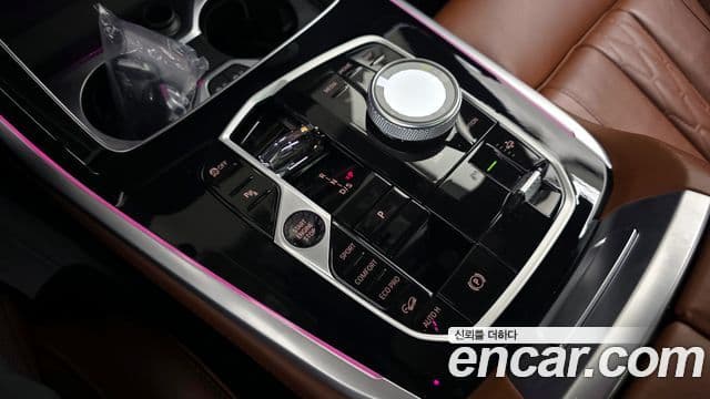 BMW X7 (G07) xDrive 40i M Sport 6인승, 2024 9