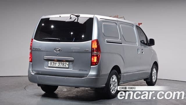 Hyundai Grand Starex CVX Deluxe, 2015 2