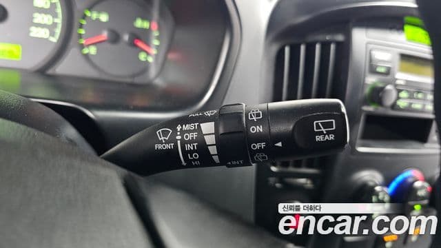 Hyundai Grand Starex CVX Deluxe, 2015 16