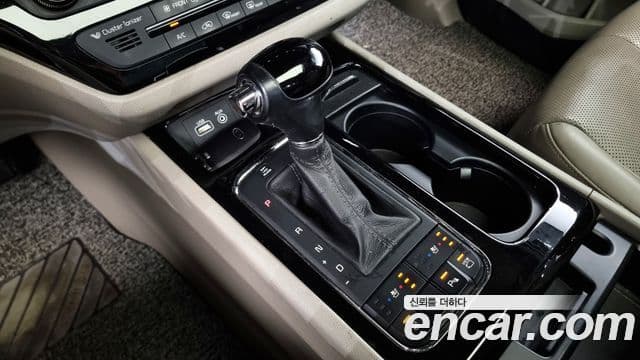 Kia All New Carnival President, 2016 9