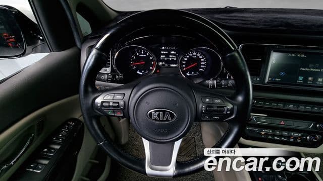 Kia All New Carnival President, 2016 13