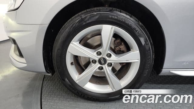 Audi A4 (B9), 2021 все фото