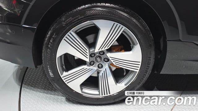 Audi e-Tron 55 Quattro Sportback, 2022 все фото