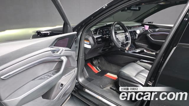 Audi e-Tron 55 Quattro Sportback, 2022 10