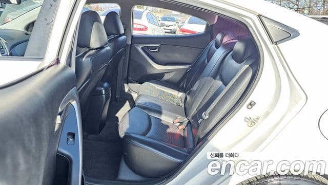 Hyundai Avante MD M16 GDI Smart, 2013 11