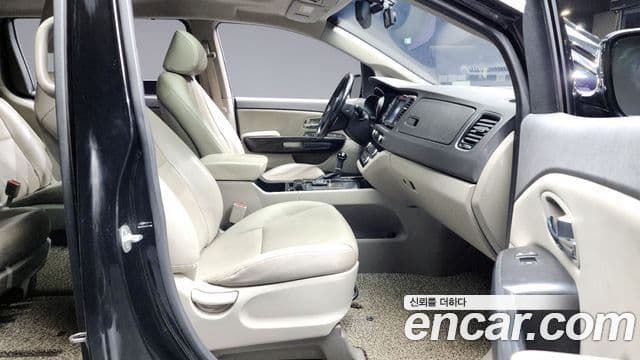 Kia All New Carnival Prestige, 2016 10