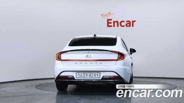 Hyundai Sonata гибрид (DN8) Family, 2021 4