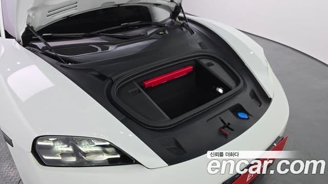 Porsche 타이칸 4S, 2025 6