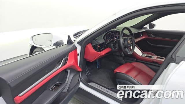 Porsche 타이칸 4S, 2025 10