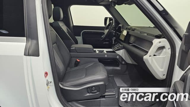 Land Rover Defender (L663) 90 D250 X-Dynamic SE, 2025 3