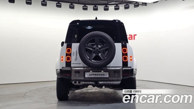 Land Rover Defender (L663) 90 D250 X-Dynamic SE, 2025 7