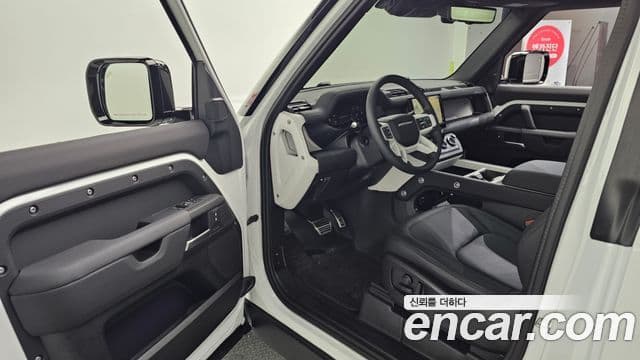 Land Rover Defender (L663) 90 D250 X-Dynamic SE, 2025 11
