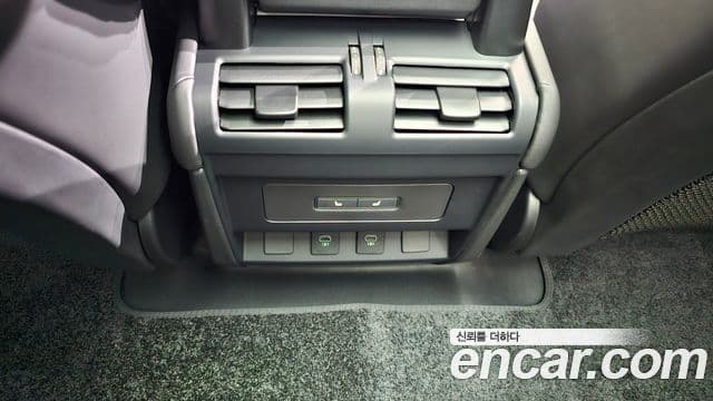 Land Rover Defender (L663) 90 D250 X-Dynamic SE, 2025 17