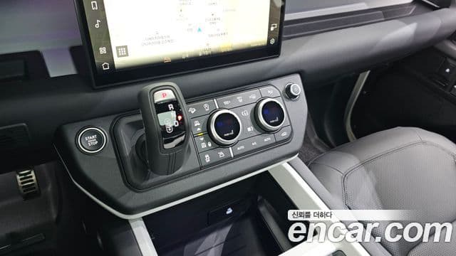 Land Rover Defender (L663) 90 D250 X-Dynamic SE, 2025 18