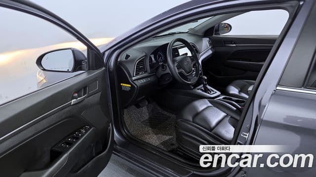 Hyundai Avante AD 1.6 GDI Value Plus, 2017 10