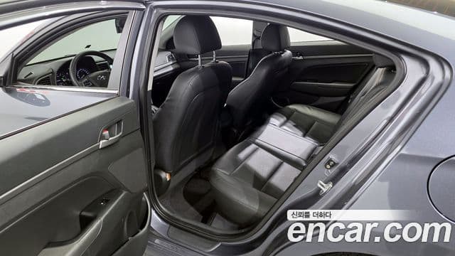 Hyundai Avante AD 1.6 GDI Value Plus, 2017 11