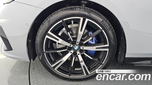 BMW 5시리즈 (G60) 530i xDrive M Sport, 2025 все фото