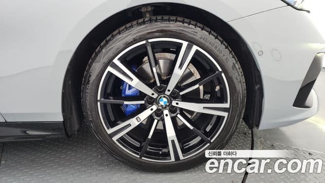 BMW 5시리즈 (G60) 530i xDrive M Sport, 2025 все фото