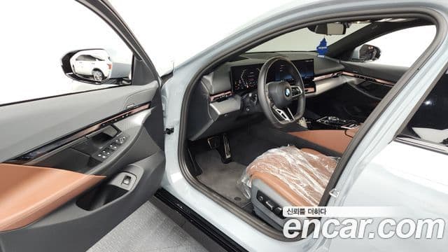 BMW 5시리즈 (G60) 530i xDrive M Sport, 2025 10