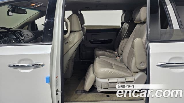 Kia All New Carnival VIP, 2018 12