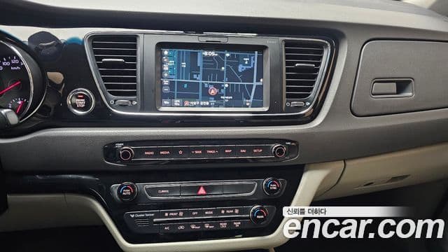 Kia All New Carnival VIP, 2018 15