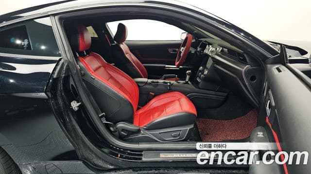 Ford Mustang купе, 2019 11