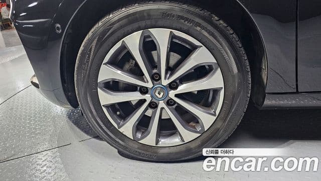 Renault Korea(Samsung) 조에 intense, 2021 все фото