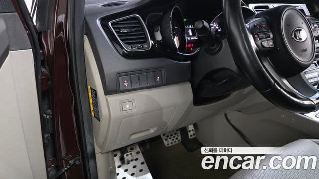 Kia All New Carnival Prestige, 2016 13