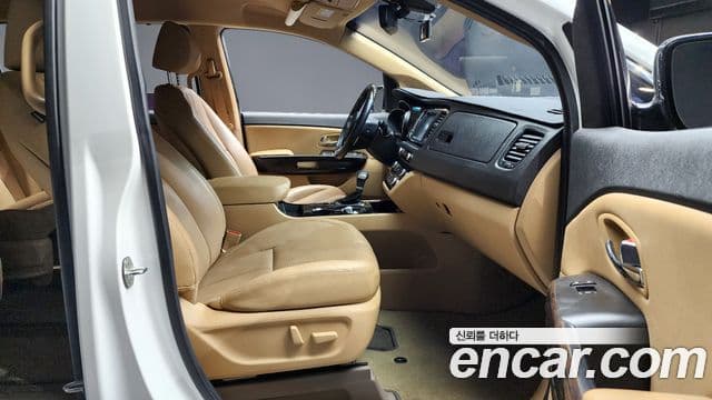 Kia The / новый New Carnival VIP, 2019 10