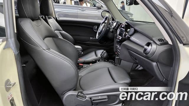 Mini Cooper 3세대, 2021 11