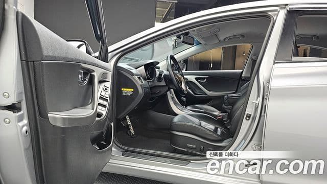 Hyundai Avante MD Premium, 2013 10