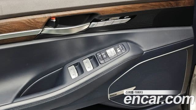 Genesis G90 Premium Luxury, 2019 20