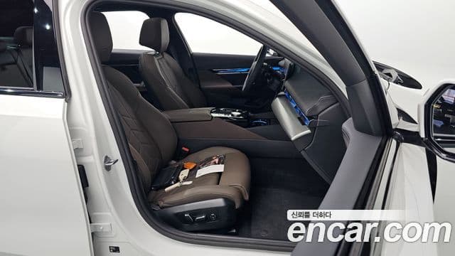 BMW 5시리즈 (G60) 520i M Sport, 2025 10