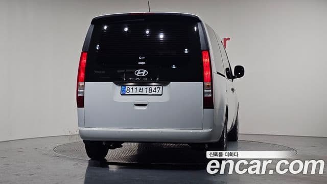 Hyundai Staria Modern, 2025 4
