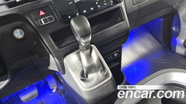 Hyundai Staria Modern, 2025 9